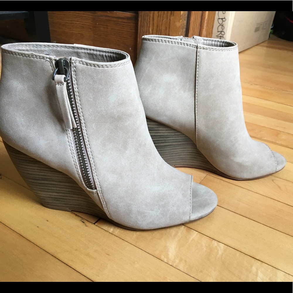 BC Rebellion II Wedge Bootie 
TAUPE size 6.5